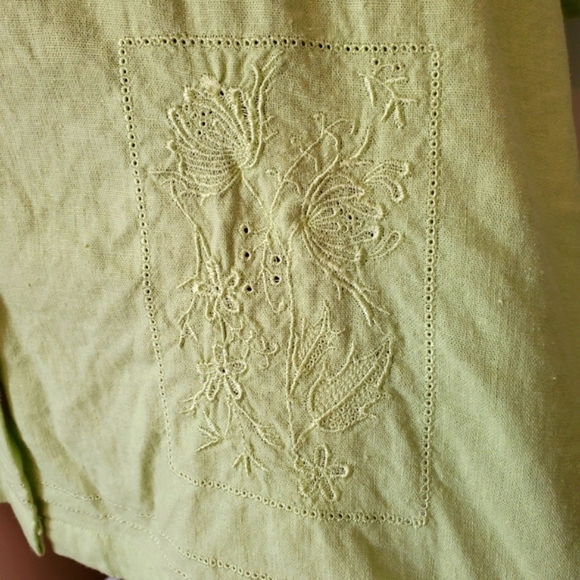 Jane Ashley Embroidered Button Up Blouse - Picture 4 of 13